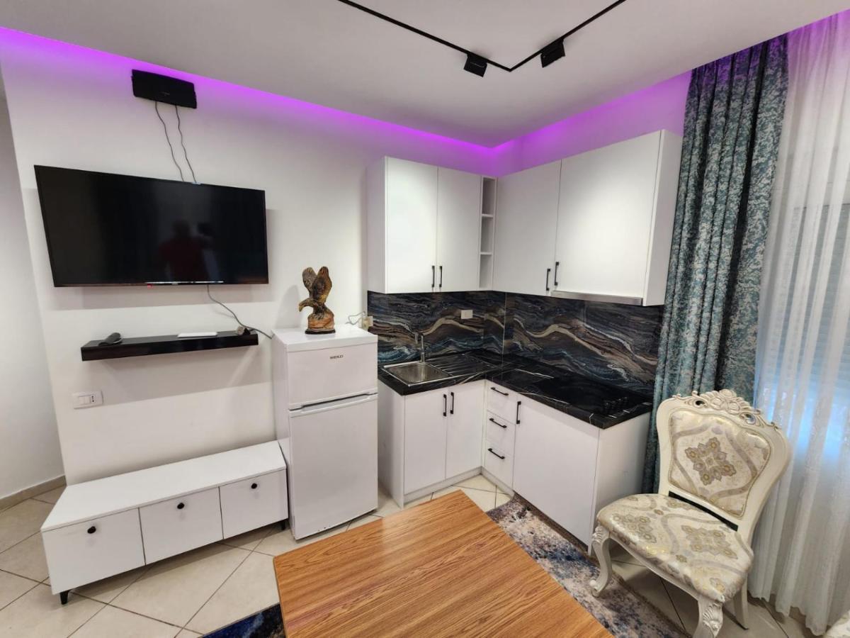 Tirana Class House Bagian luar foto
